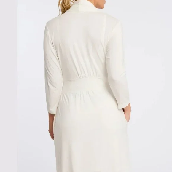 Iconic Robe - Picture 2 of 2